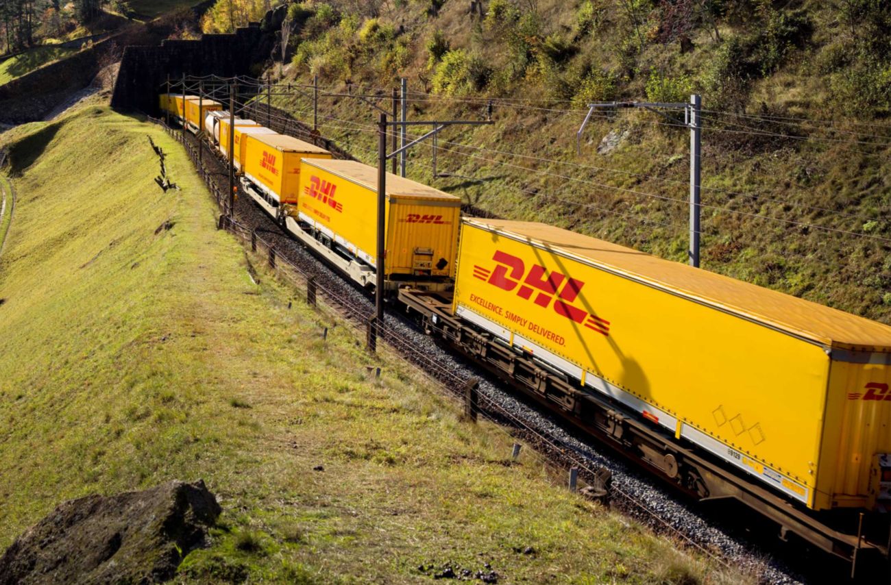 Почему нет прямого поезда. DHL Express поезда. DHL Армения поезд. ДХЛ оборот в Европе. Создатели компании DHL.