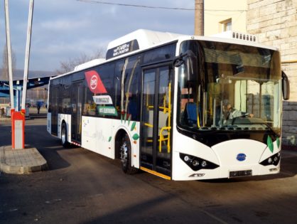 Átadták a BYD első elektromos buszát Magyarországon