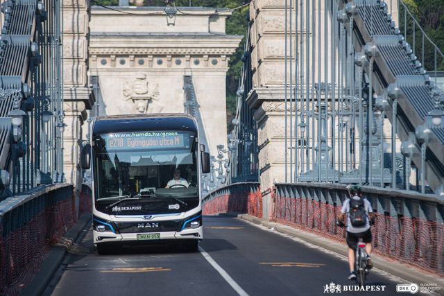 Elektromos buszokat tesztelnek a fővárosban