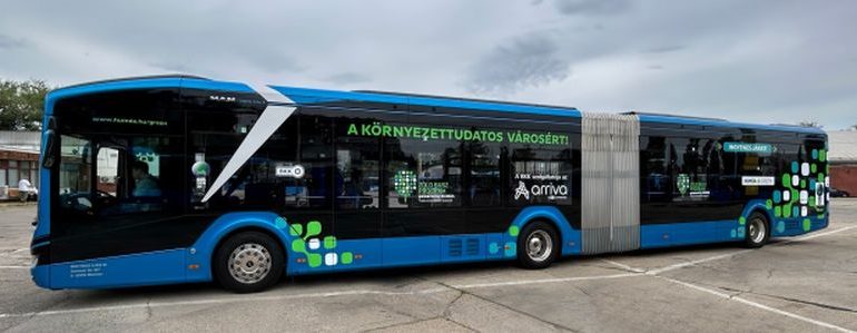 E-csuklós autóbusz közlekedik a fővárosban a Zöld Busz Programban