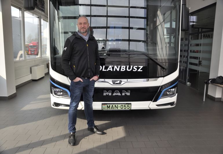„Brüsszel határozottan az elektromobilitás felé tereli a buszgyártókat” – interjú Hoyos Györggyel, az MAN új busz értékesítési igazgatójával