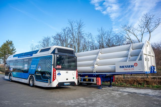Debrecenben és további öt vidéki nagyvárosban tesztelik a hidrogénbuszt